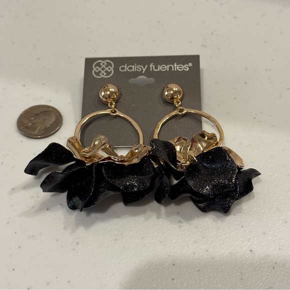 NWT Daisy Fuentes Earrings- shiny gold tone with black acrylic sparkly petals - Picture 12 of 15